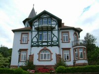 Denkmalgesch&uuml;tzte Villa Fenster